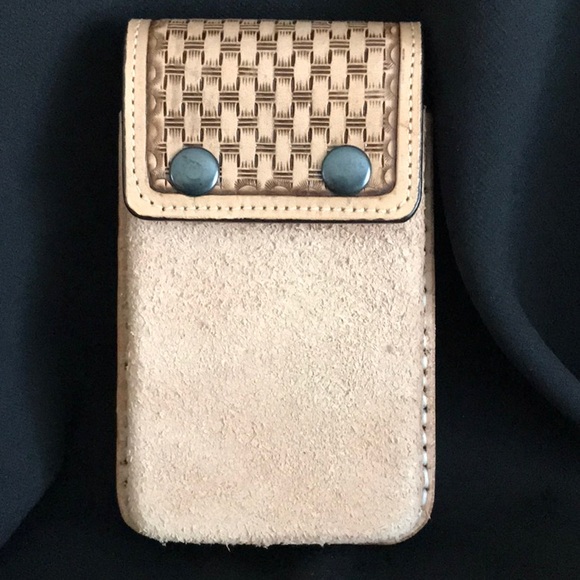 Handmade all leather cell phone carrier. - Picture 1 of 2